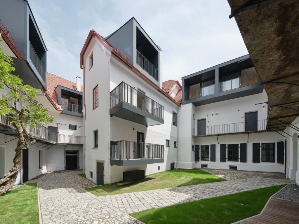 Fertigstellung des Innenhofs Annenstraße 13/Dominikanergasse 2 in Graz