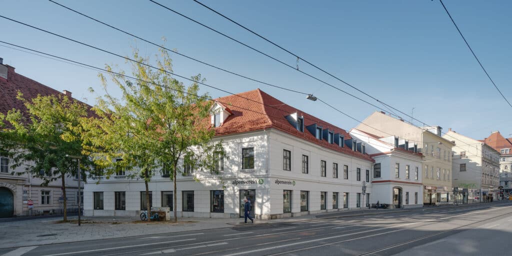 Fertig saniertes Gebäude Annenstraße 13/Dominikanergasse 2 in Graz